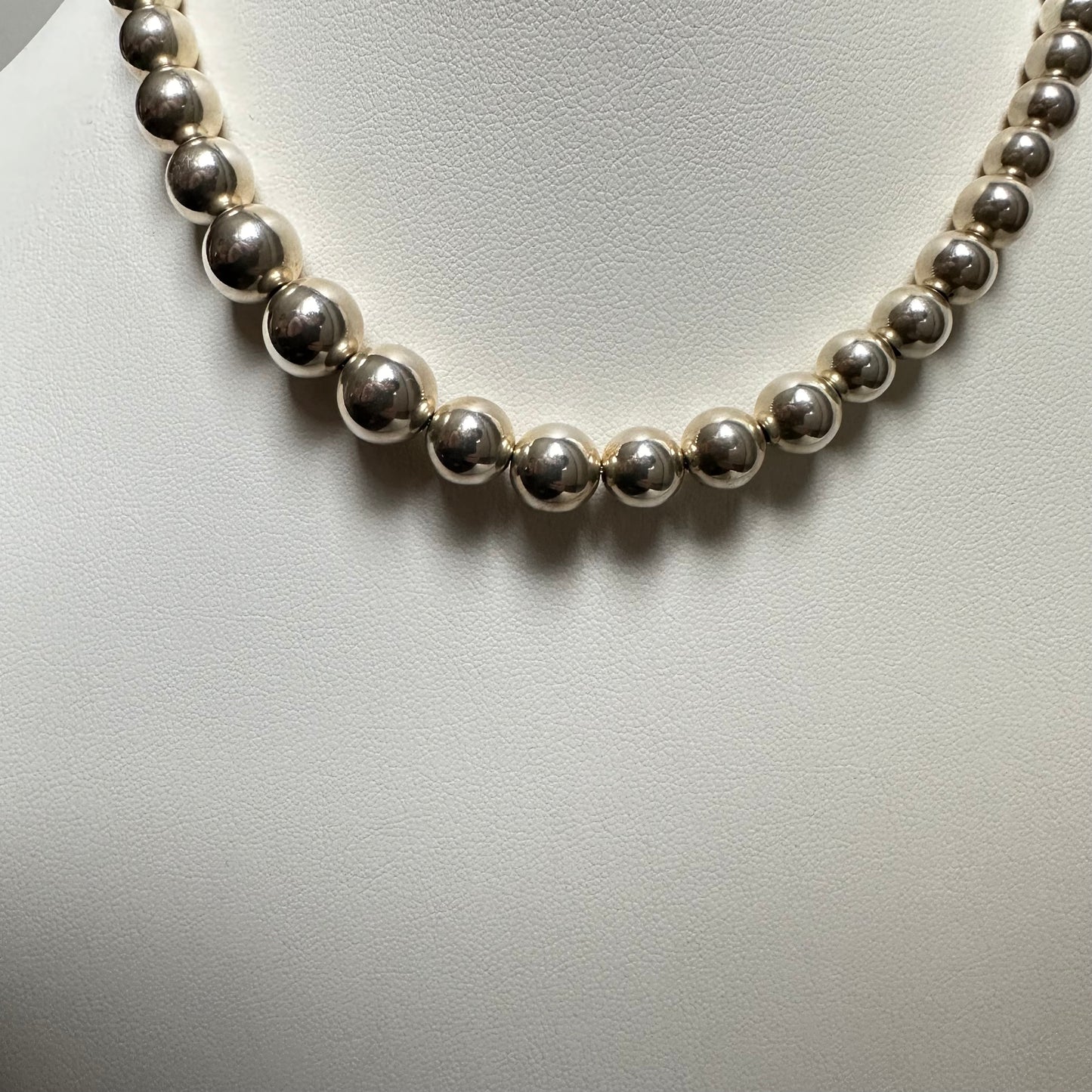 TIFFANY & CO. Graduated Ball Necklace