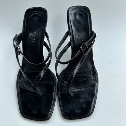 Gucci Black Leather Kitten Heel Slip On Shoe