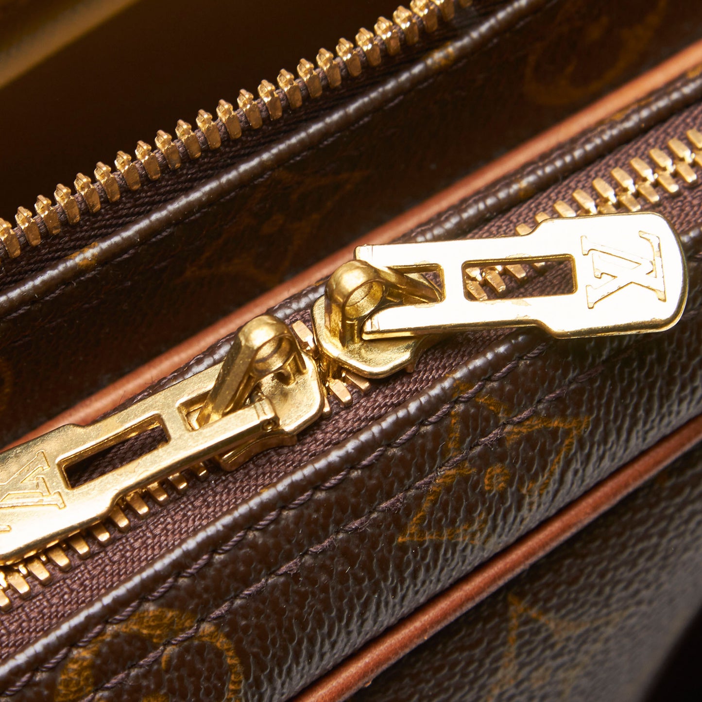 LOUIS VUITTON MONOGRAM REPORTER GM BAG - leefluxury.com