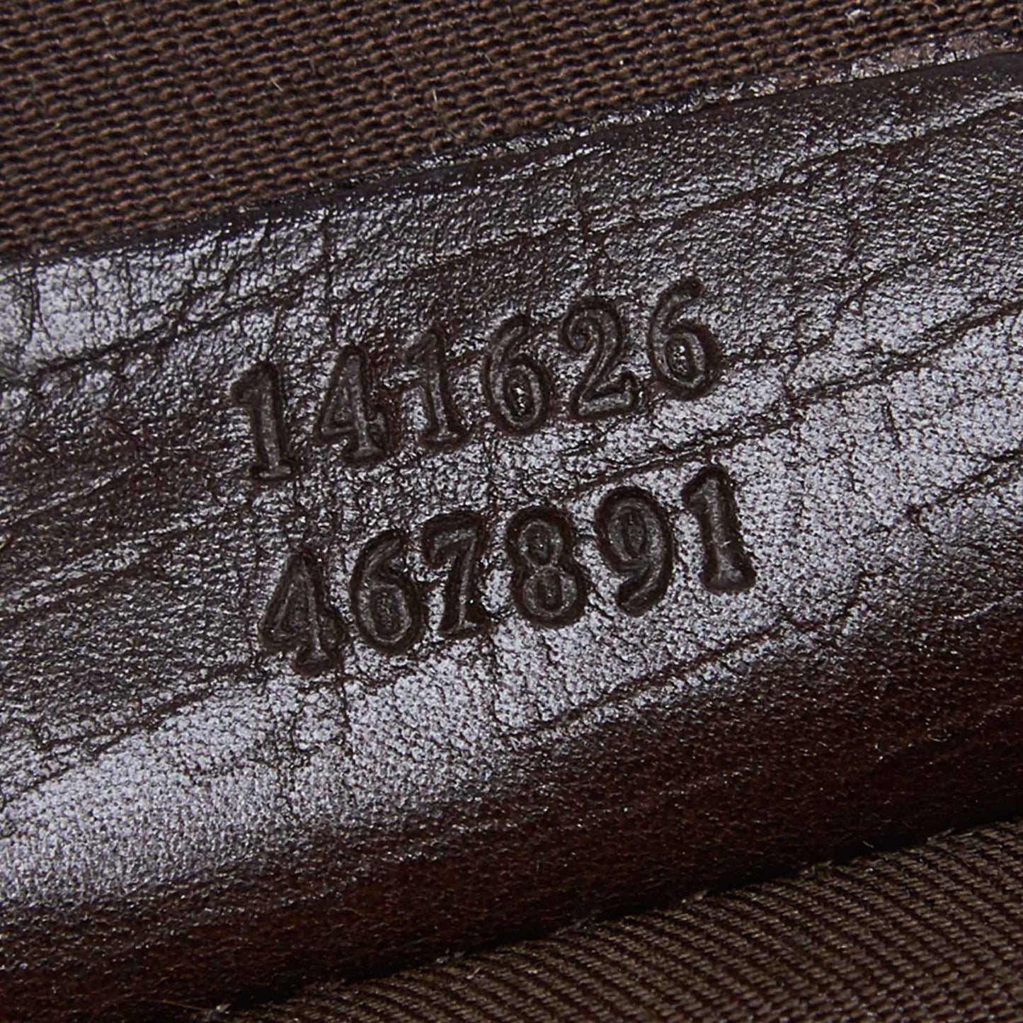 GUCCI GG SUPREME CROSSBODY MESSENGER TRAVEL BAG - leefluxury.com