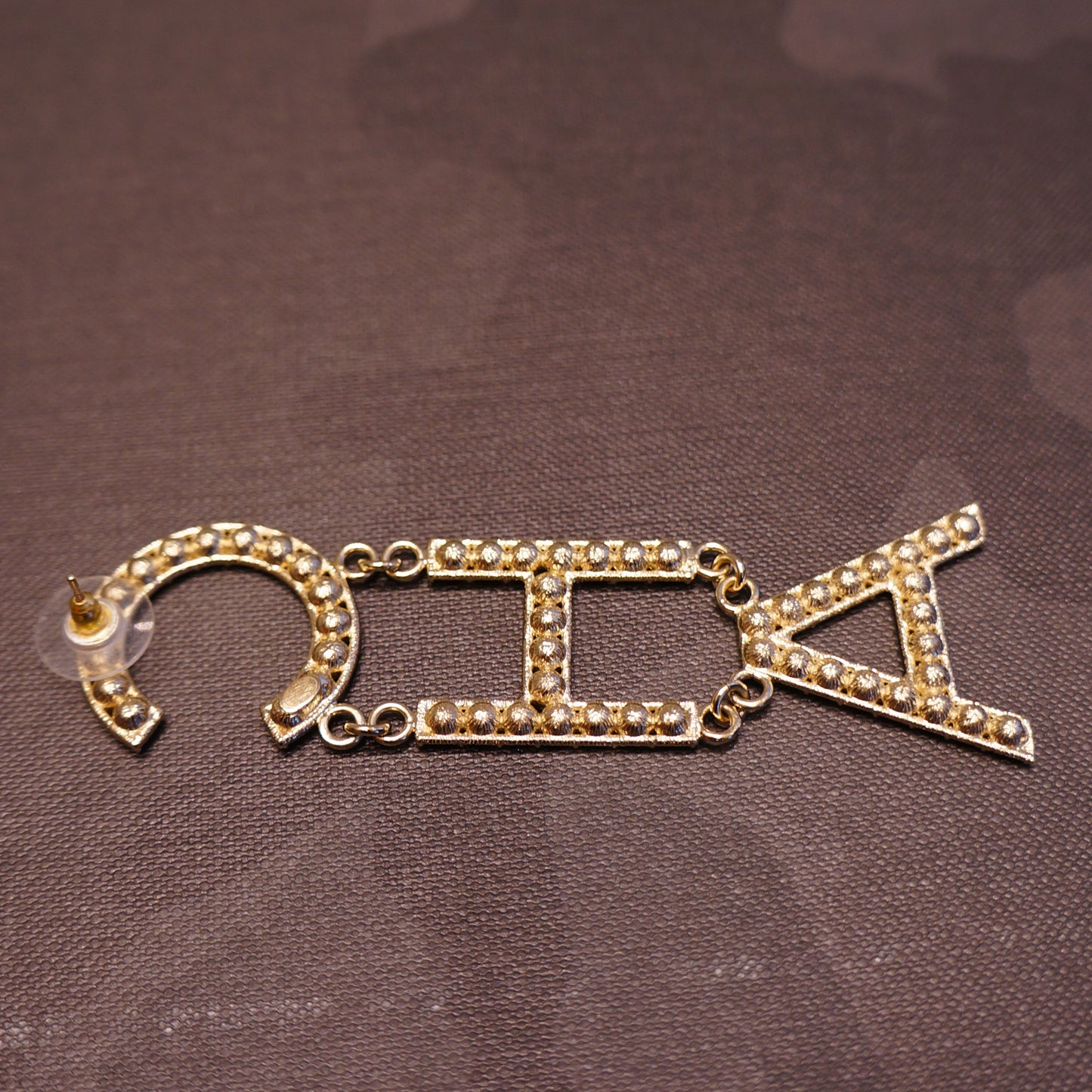 CHANEL 2019 RUNWAY STRASS EARRINGS - leefluxury.com