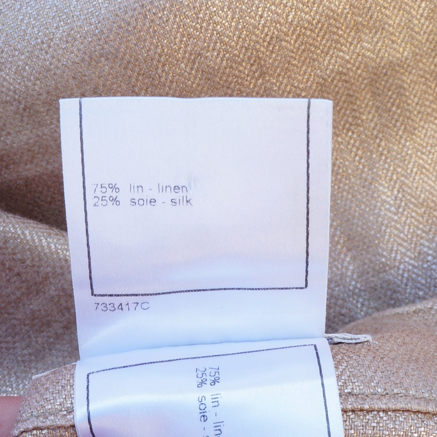 CHANEL GOLD LINEN CROPPED PANTS - leefluxury.com