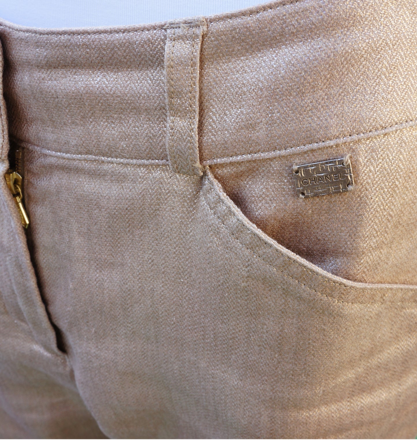 CHANEL GOLD LINEN CROPPED PANTS - leefluxury.com