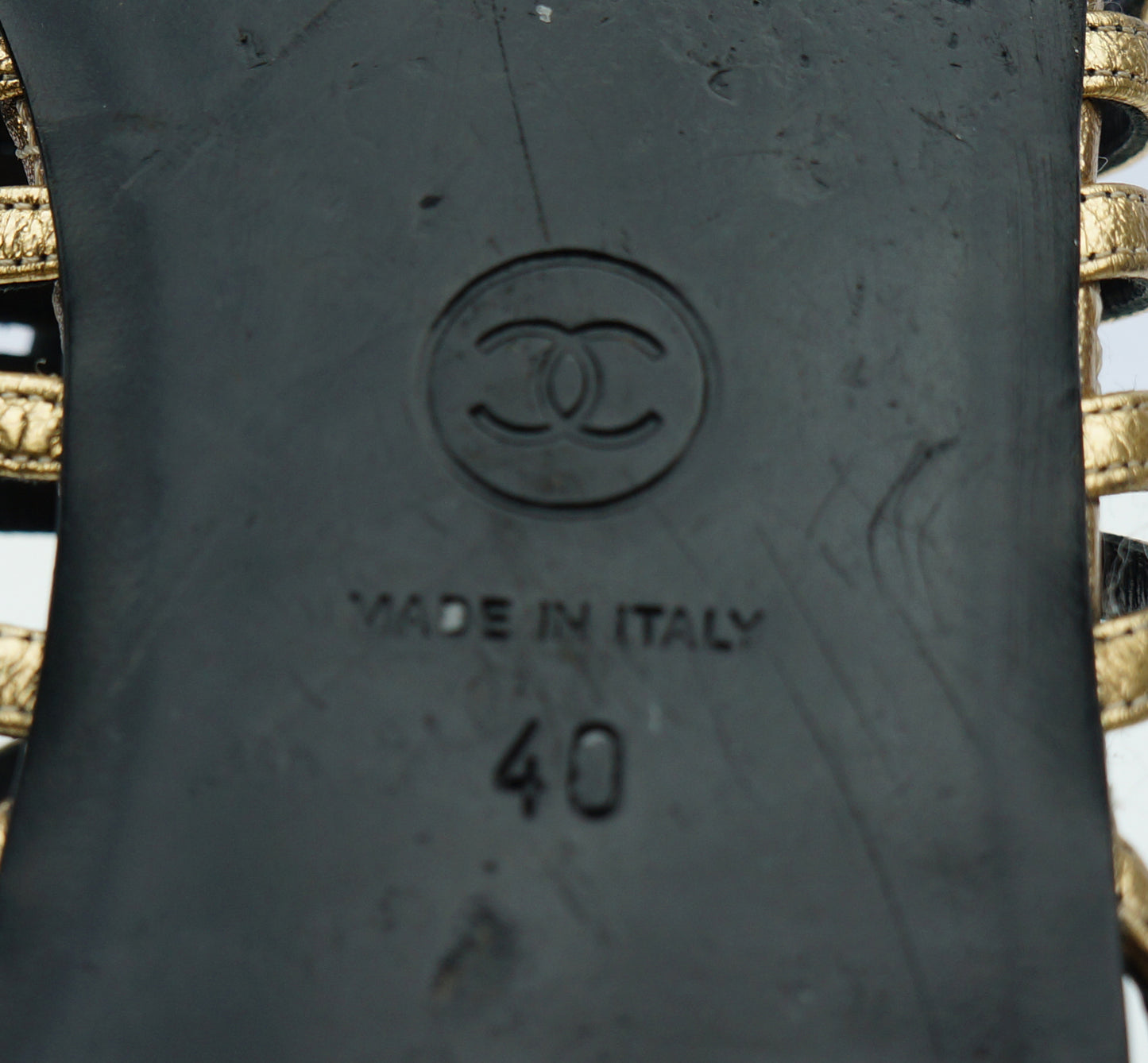 CHANEL 2016 CAMELLIA CC THONG LEATHER SANDALS - leefluxury.com