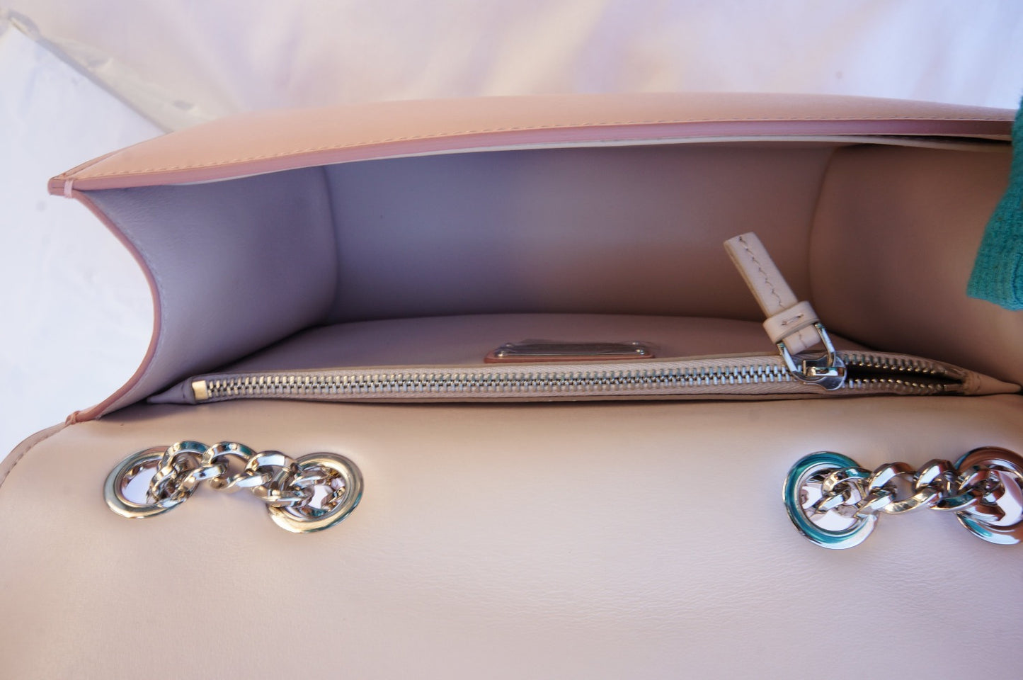 SALVATORE FERRAGAMO Vera Bow Leather Chain-Link Crossbody Bag