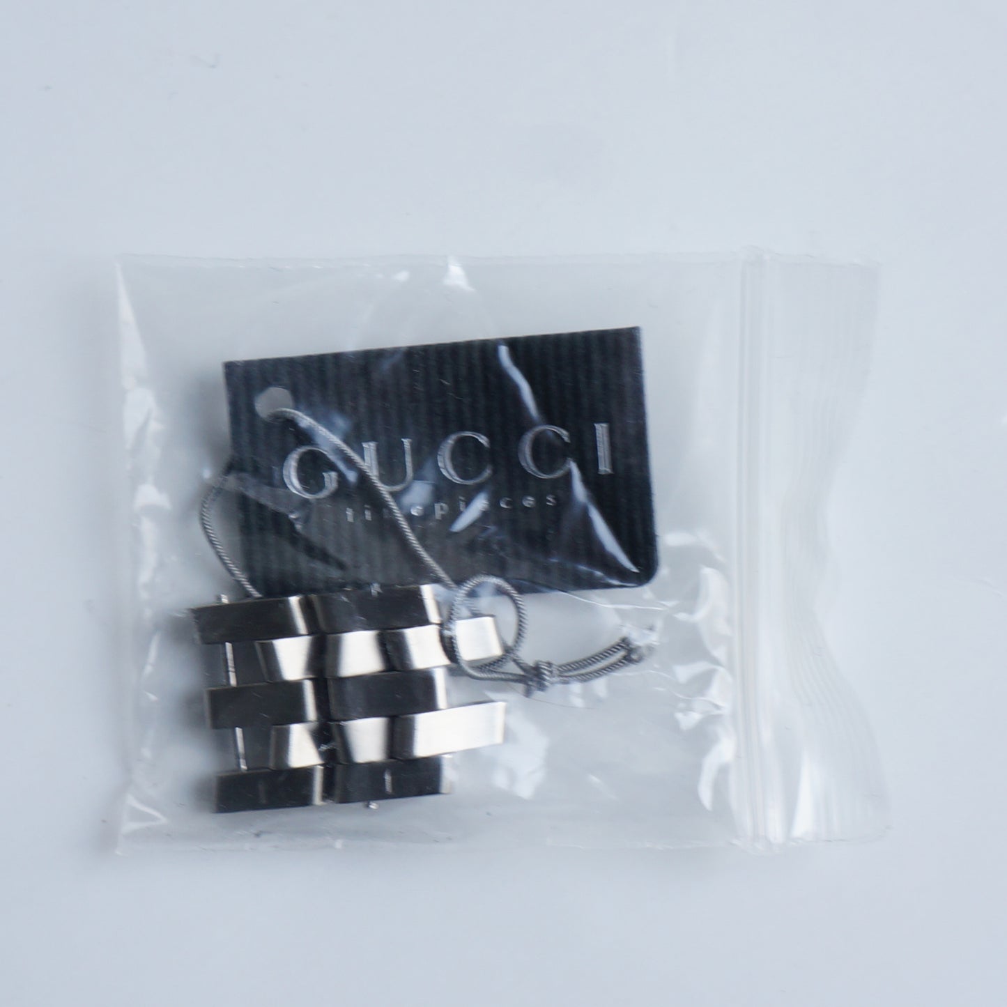 GUCCI 5500 SERIES STAINLESS STEEL BRACELET WATCH - leefluxury.com