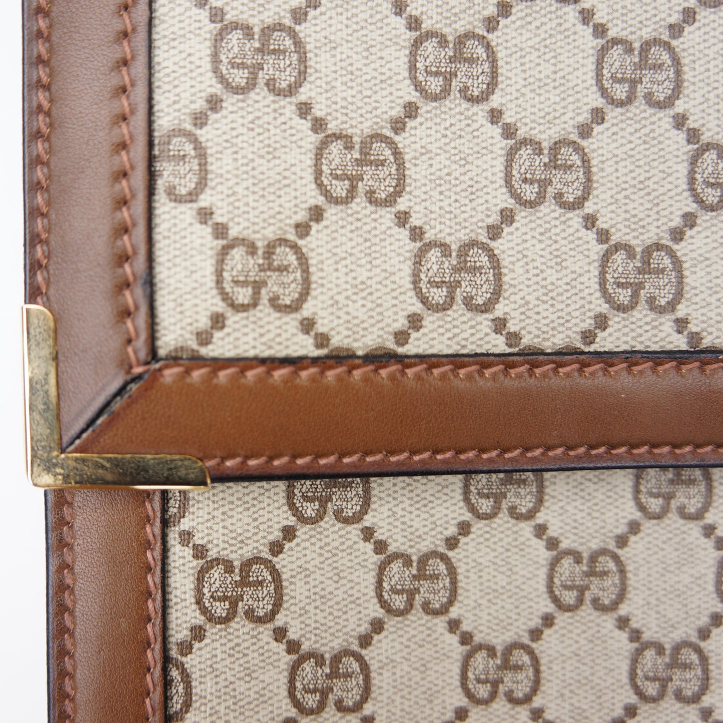 GUCCI GG SUPREME PORTFOLIO CLUTCH - leefluxury.com