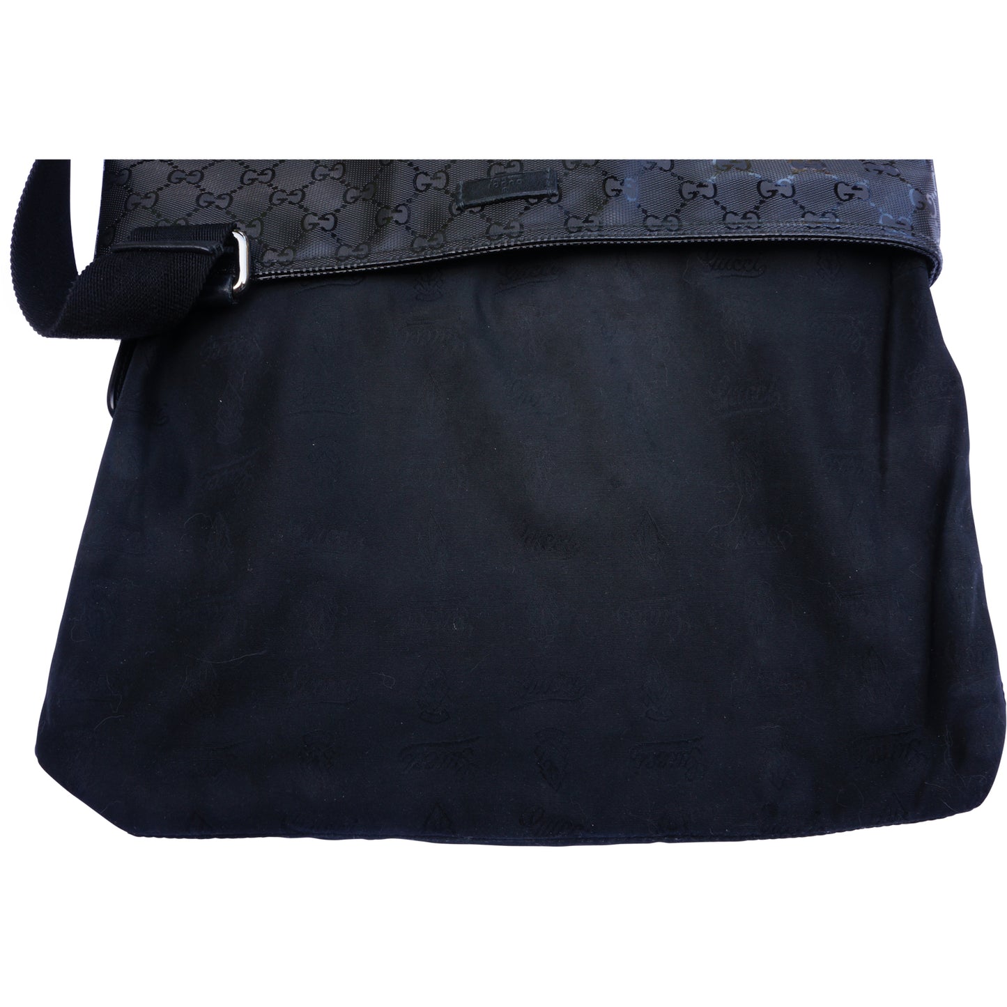 GUCCI GG IMPRIMÉ MESSENGER BAG - leefluxury.com