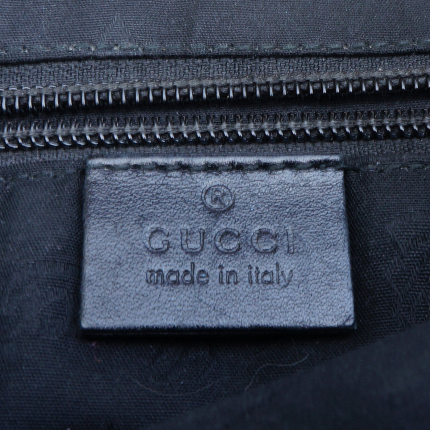 GUCCI GG IMPRIMÉ MESSENGER BAG - leefluxury.com