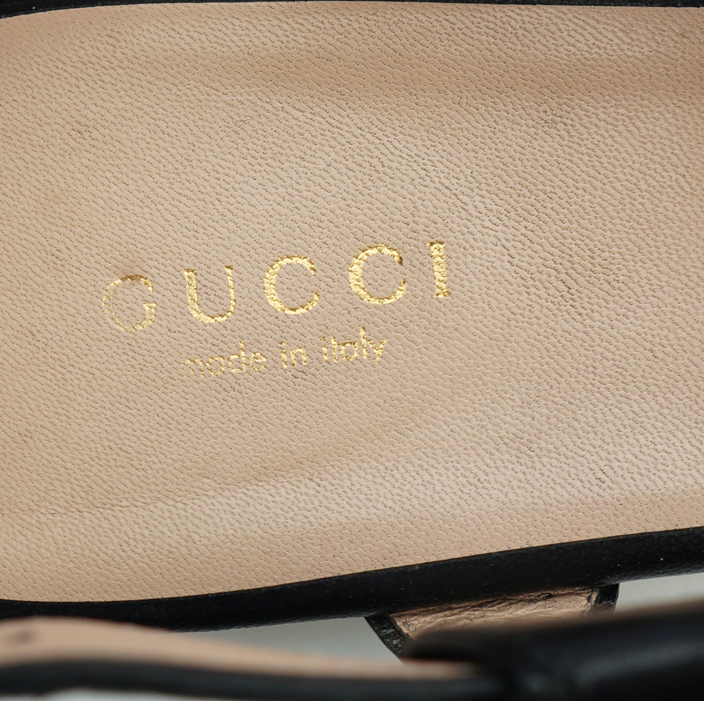 GUCCI 2016 WILLOW PEARL THONG SANDALS - leefluxury.com