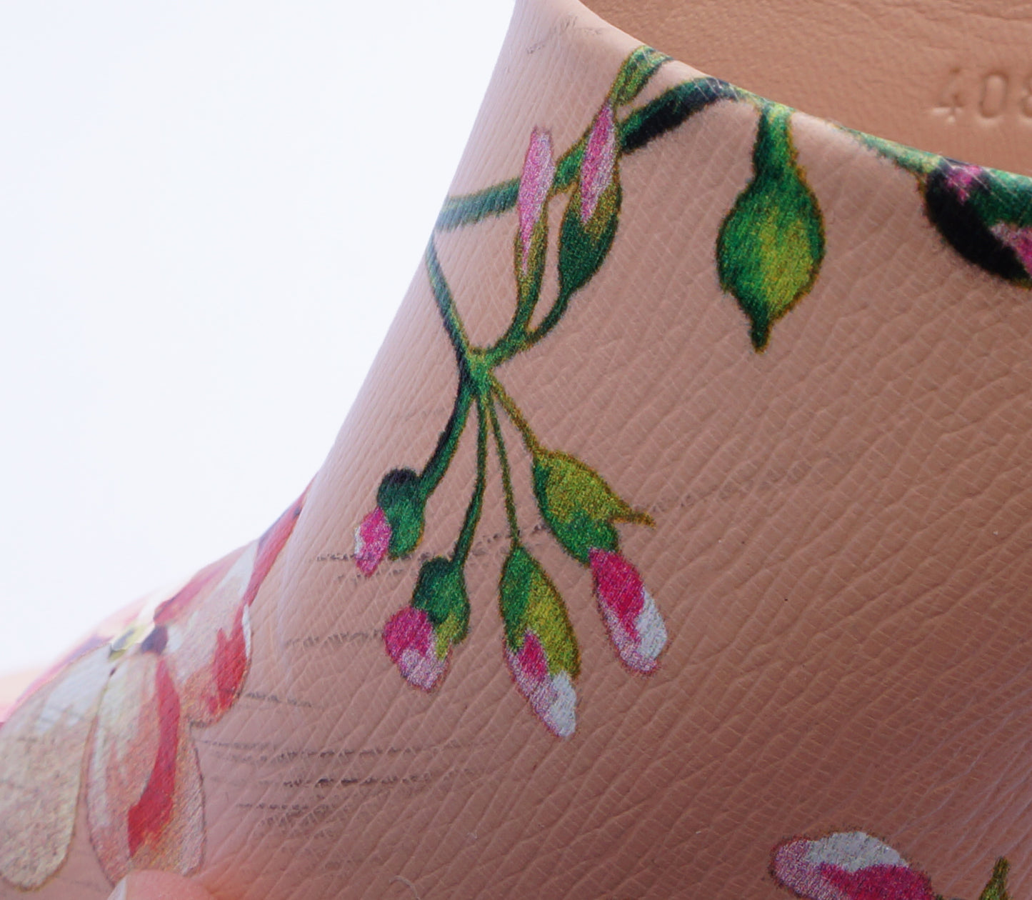 GUCCI SHANGHAI BLOOMS SANDALS - leefluxury.com