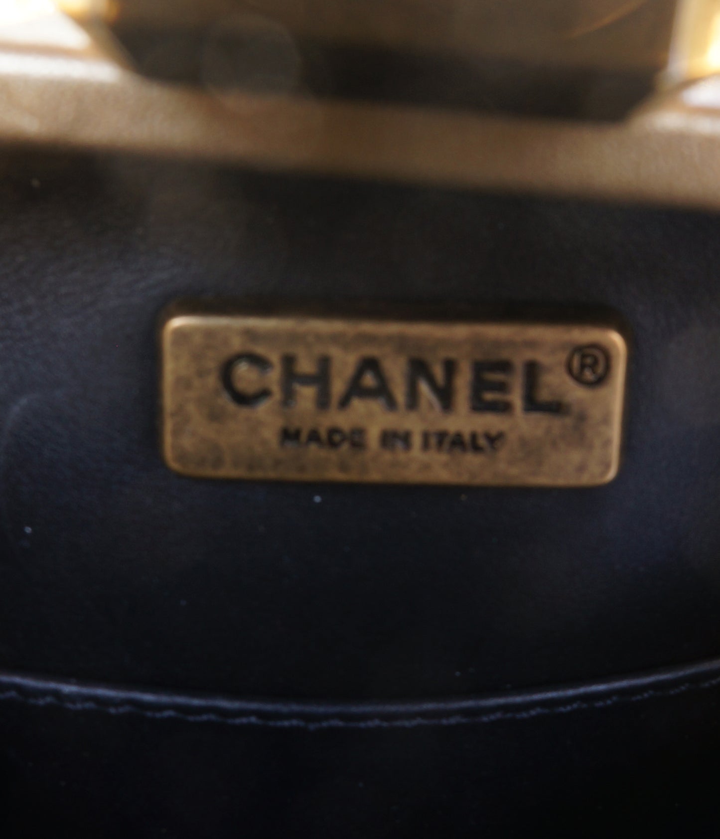 CHANEL RARE PARIS IN ROME GOLD PYTHON Il QUADRATO MINAUDIERE - leefluxury.com