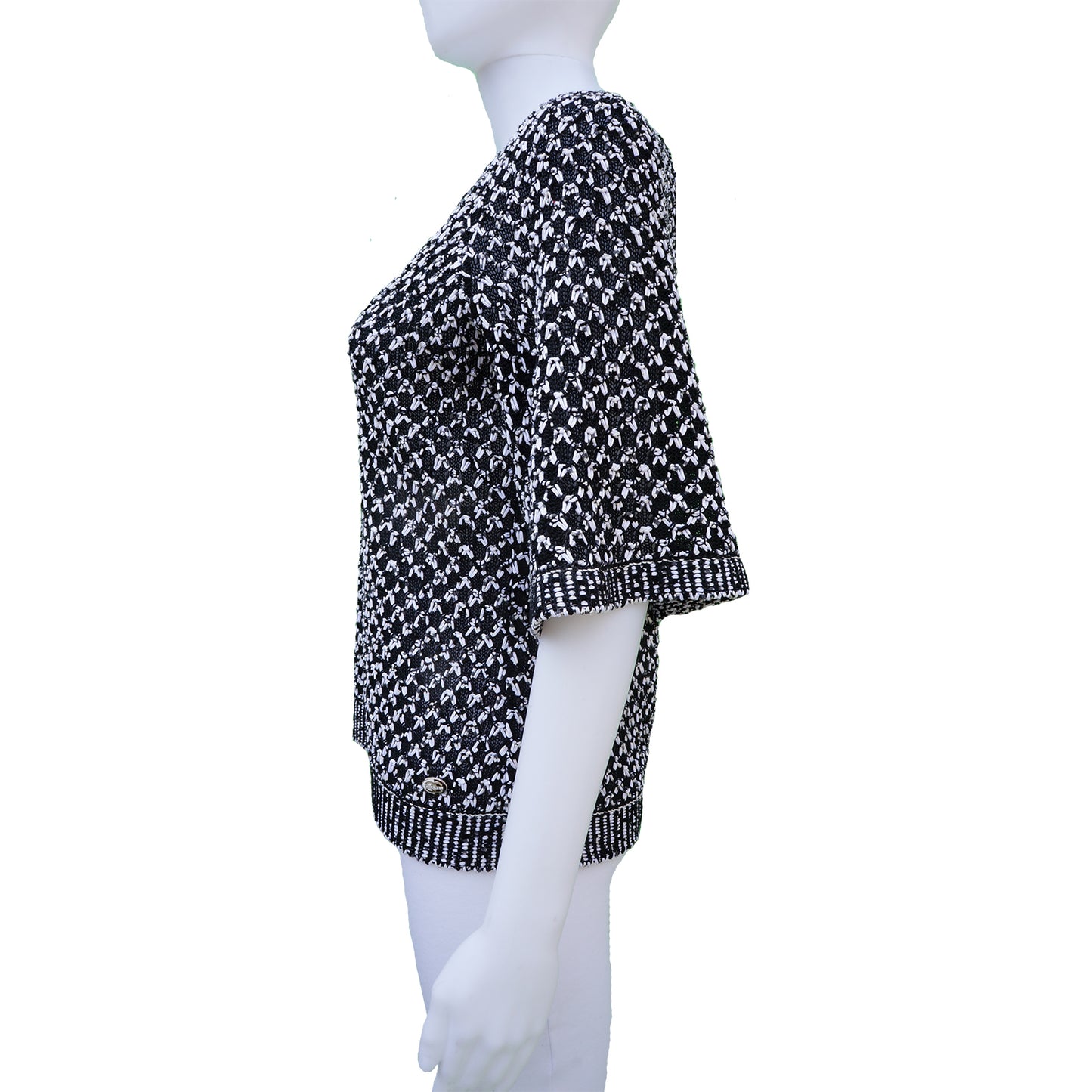 CHANEL 2017 BLACK AND WHITE KNIT CAPE TOP - leefluxury.com