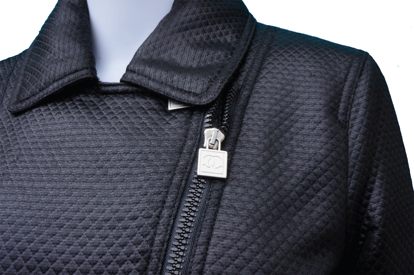 CHANEL QUILTED LIGHT ZIP JACKET - leefluxury.com