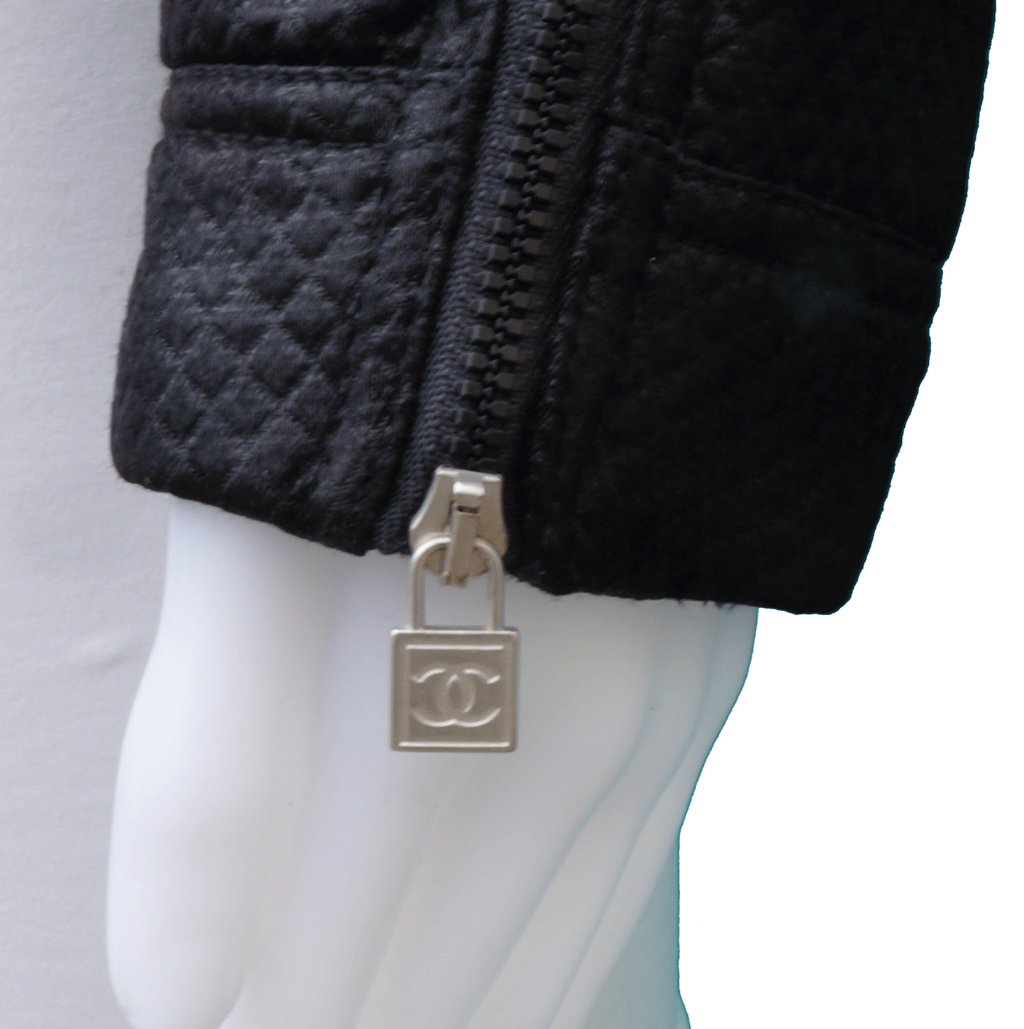 CHANEL QUILTED LIGHT ZIP JACKET - leefluxury.com