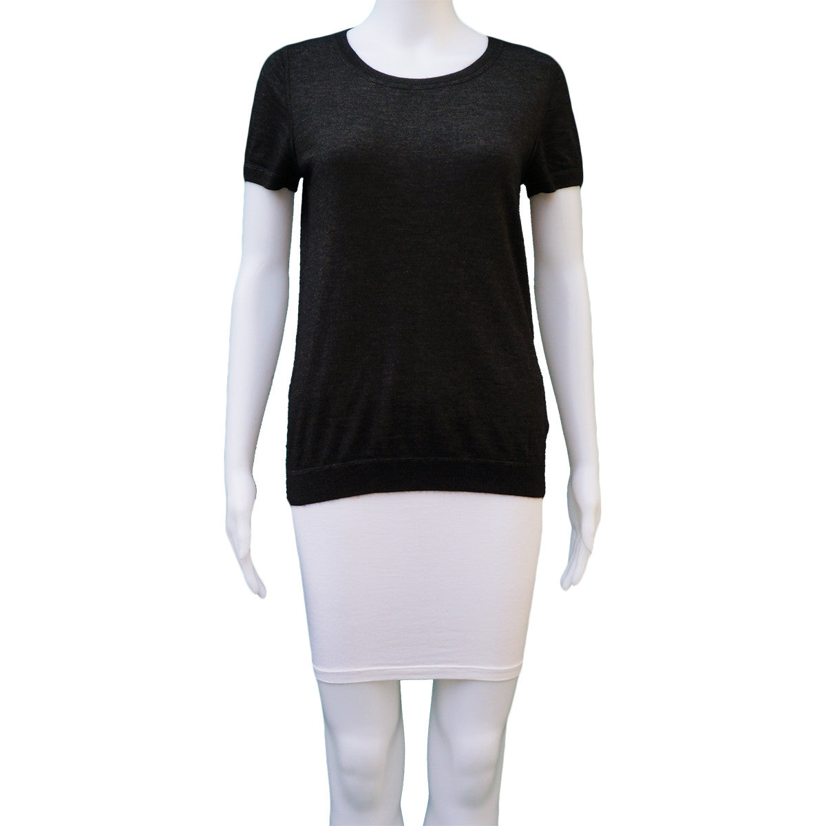 LORO PIANA GREY CASHMERE CREW NECK TOP - leefluxury.com