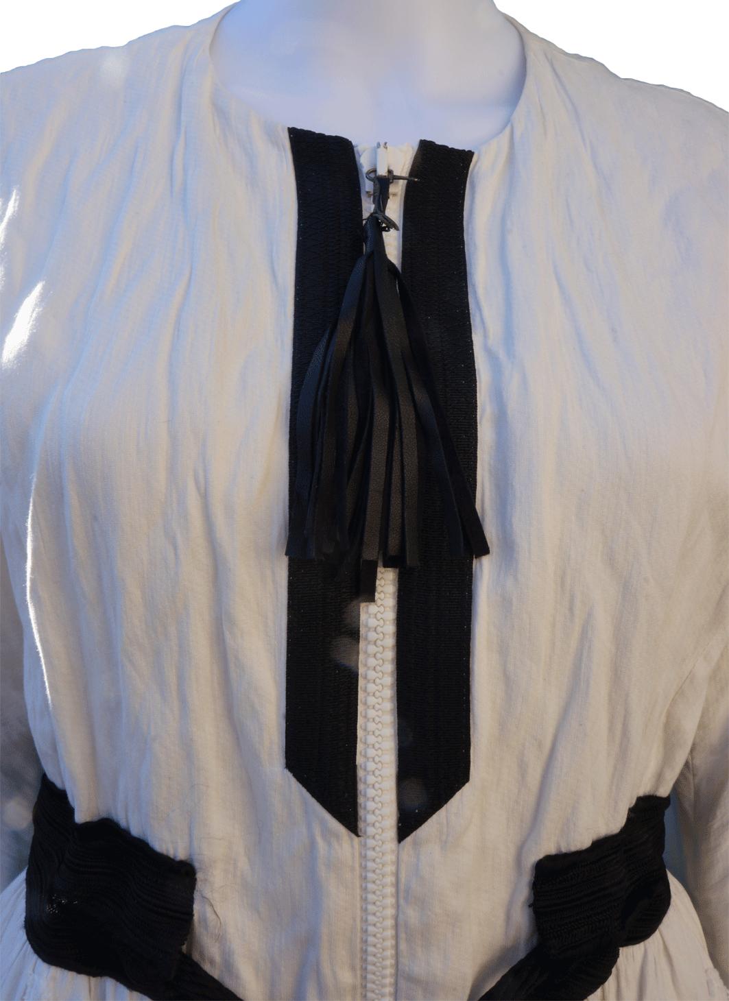 MONCLEAR TEXTURED WHITE COAT - leefluxury.com