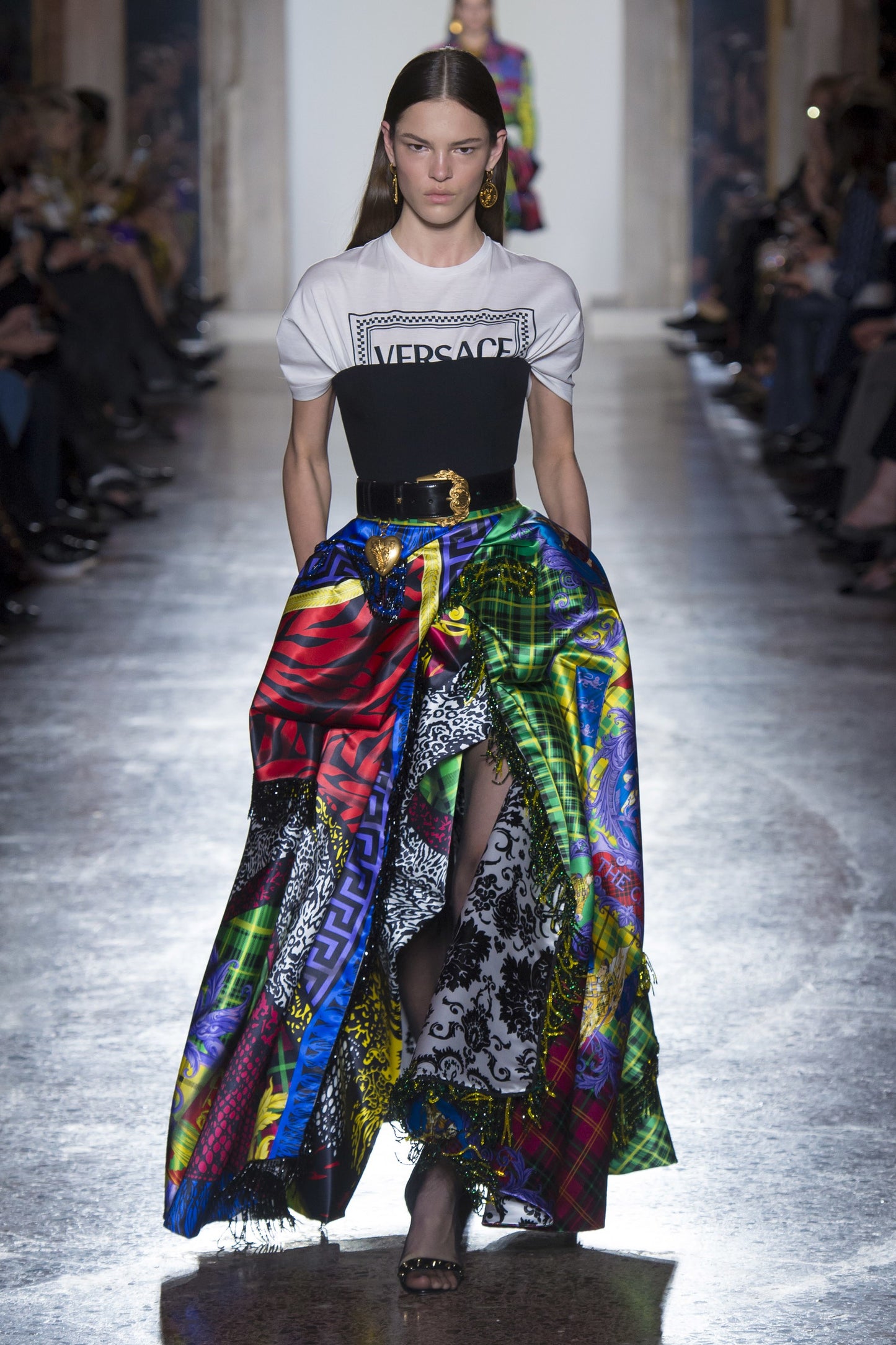 VERSACE AW2018 EMBROIDERED LOGO T-SHIRT - leefluxury.com