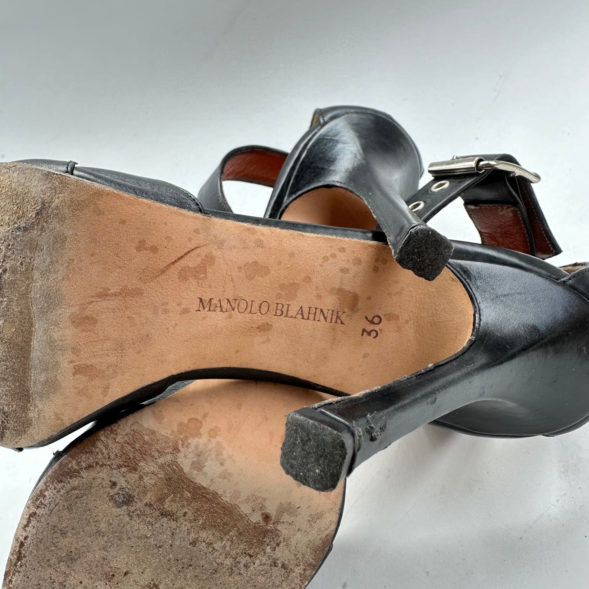 Manolo blahnik 2025 ankle strap