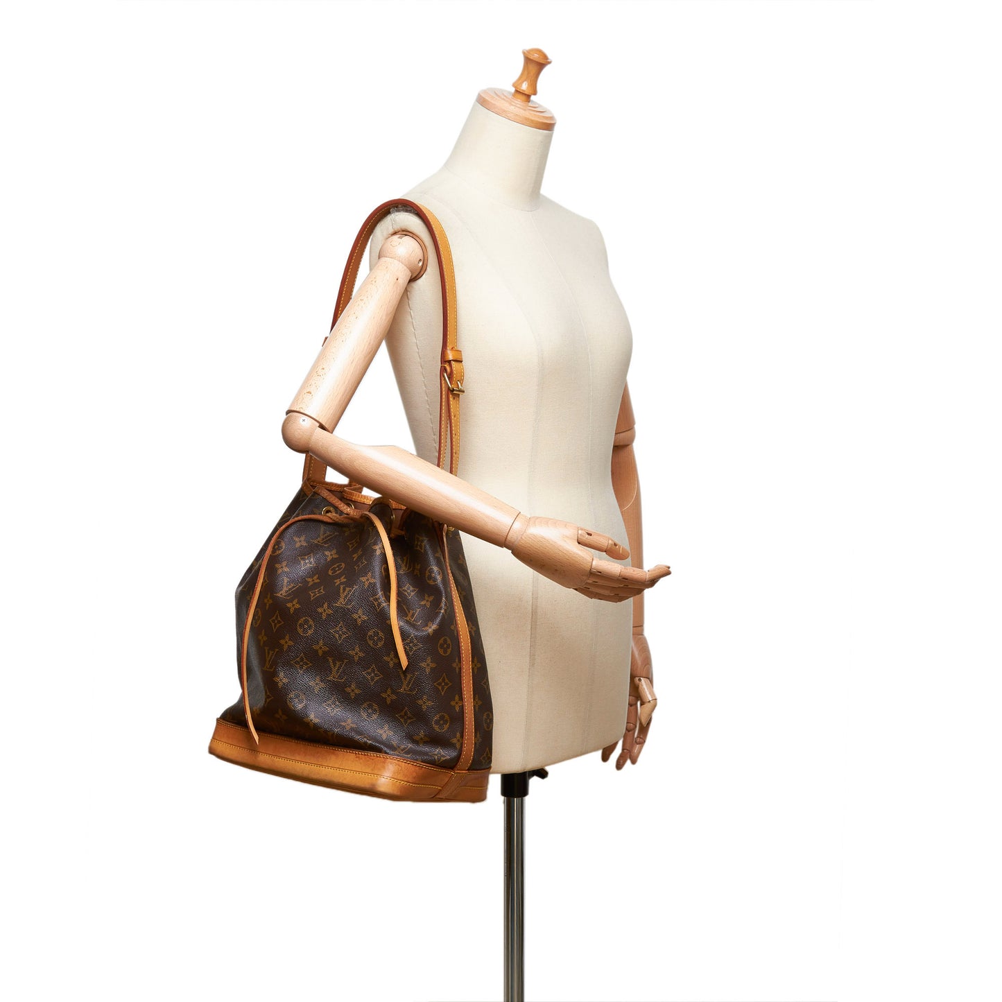 LOUIS VUITTON MONOGRAM NOE BUCKET BAG - leefluxury.com