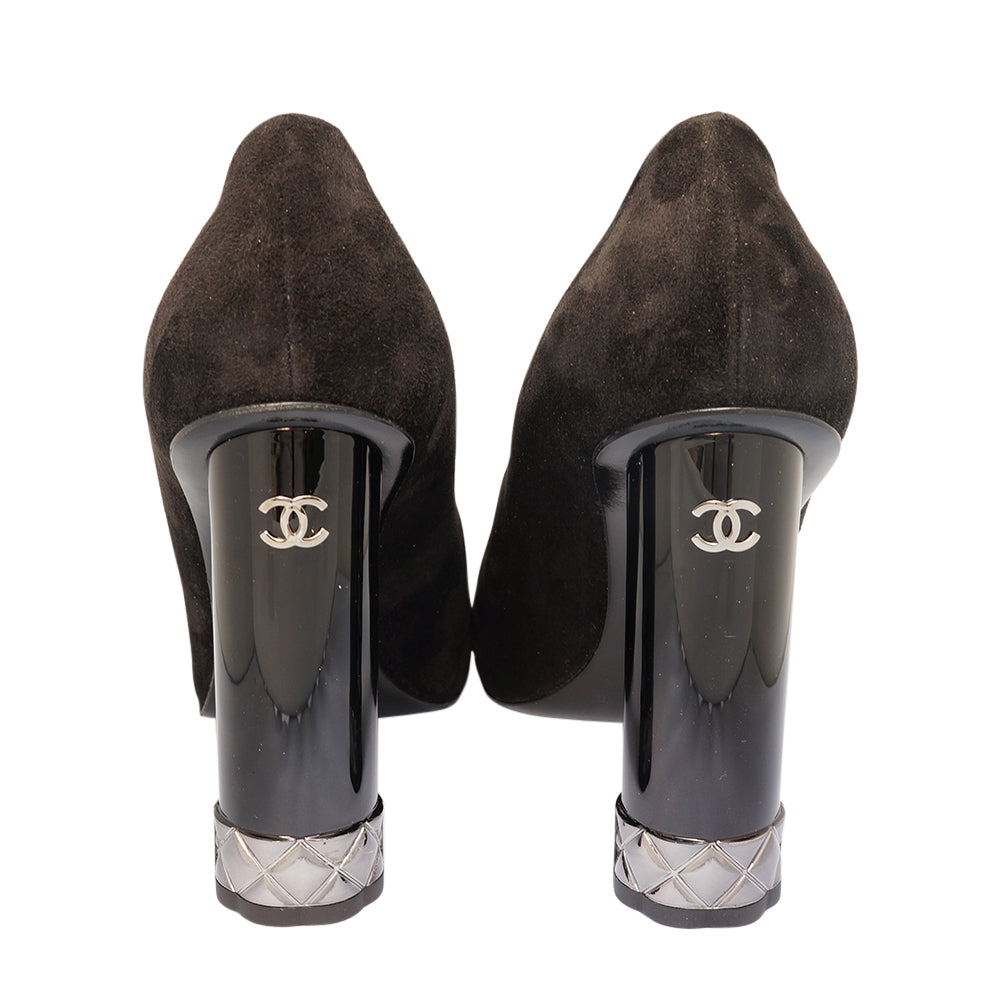 Chanel Interlocking CC Logo Suede Pumps