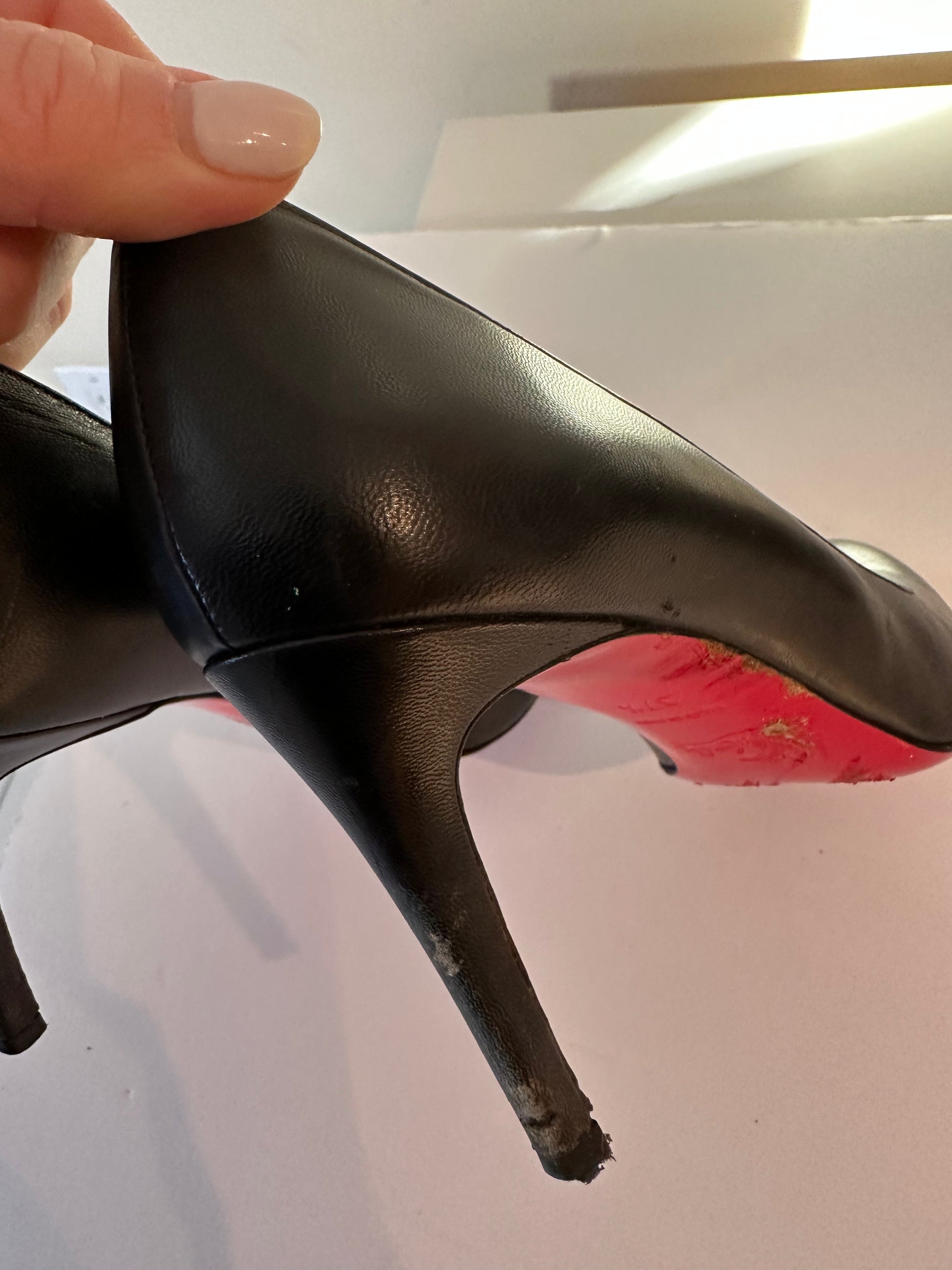 Louboutin simple 2025 pump 85